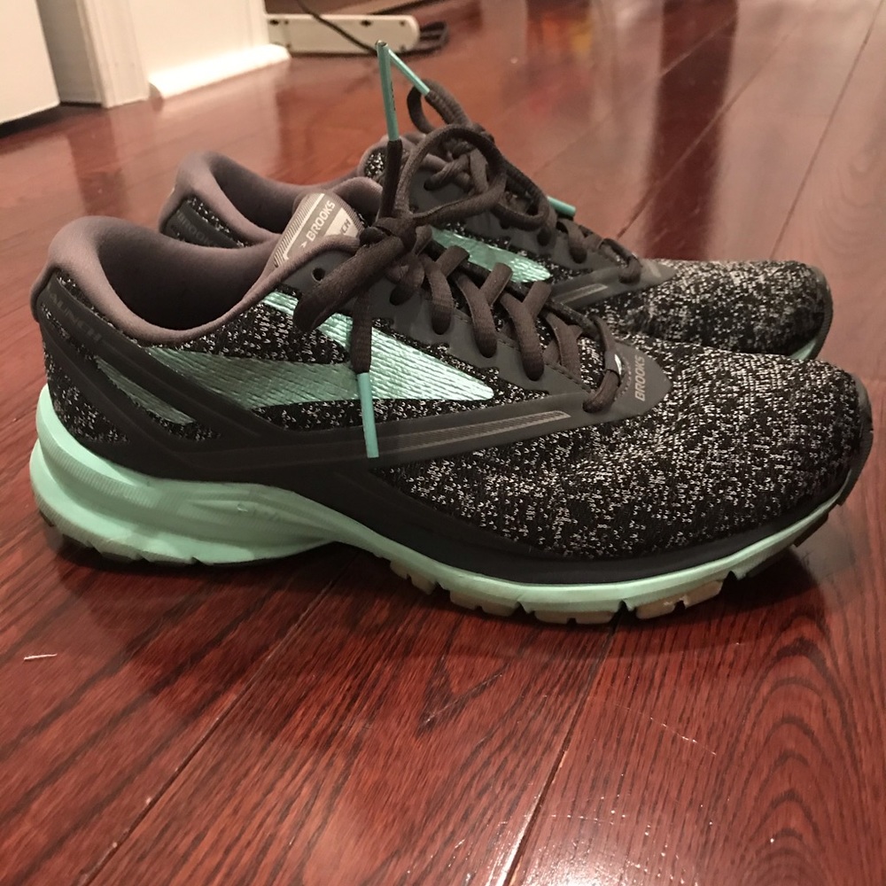 Brooks Launch 4 Running Sneakers size 8.5